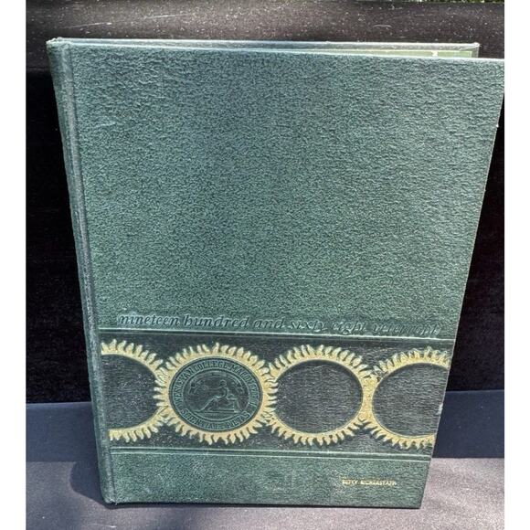 Wesleyan College Macon Georgia Yearbook 1968 Great Pics! - Picture 1 of 10